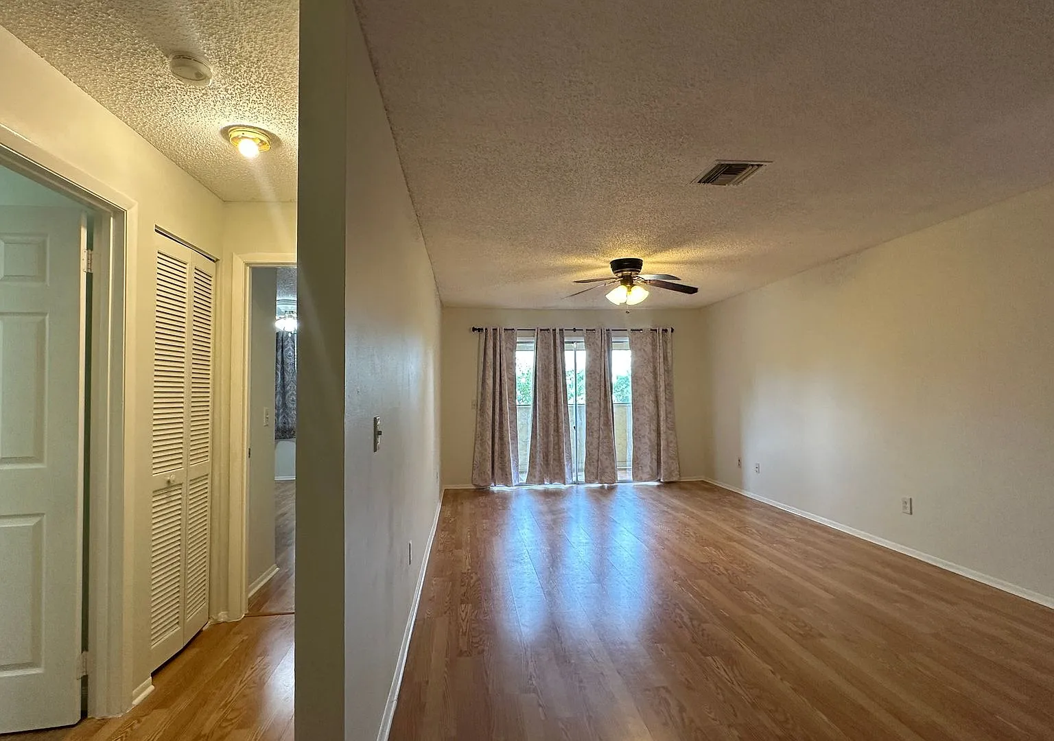 Updated Second floor 2BR/2BA Condo in Oxford Square | Water & Sewer Included — Photo 3