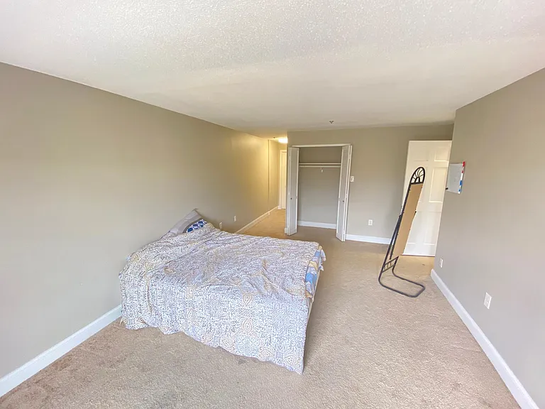 1114 Beacon St — Photo 12