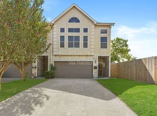 5343 Kiam St, Houston, TX 77007