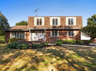 210 San Carlos Rd, Minooka, IL 60447