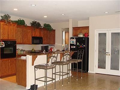 4th image of 457 Meadow Creek Dr