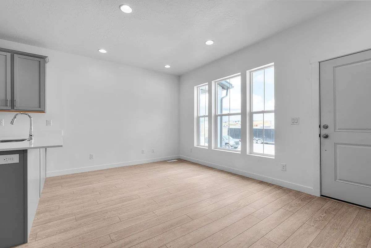 Building Photo - 1630 E 6820 N