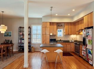 34 Davis Ave #1, Brookline, MA 02445