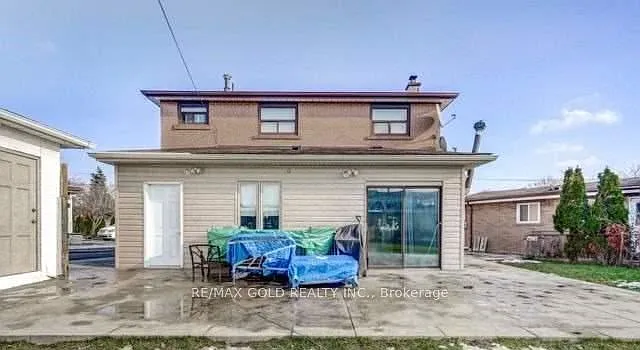 6 Monaco Ct — Photo 33