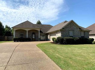 12 Lennox Village Dr, Jackson, TN 38305