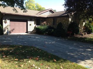 1010 Oakwood Ave, Bryan, OH 43506