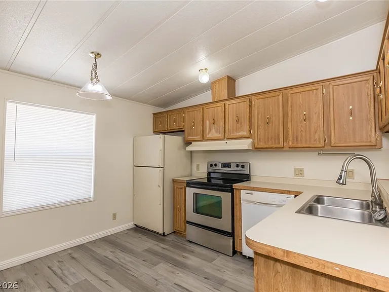 1130 E Mesquite Ave — Photo 10