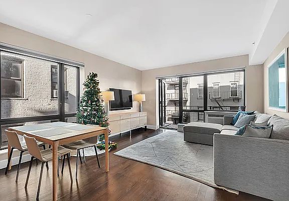 2nd image of 1125 45th Ave APT 4B
