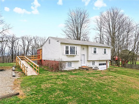 3rd image of 782 Foxwood Rd
