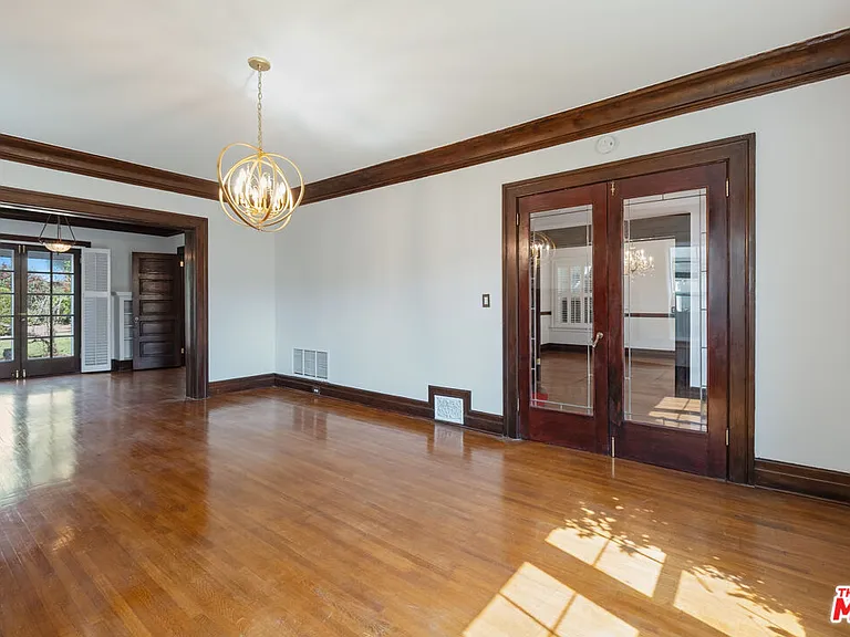 317 S Norton Ave — Photo 12
