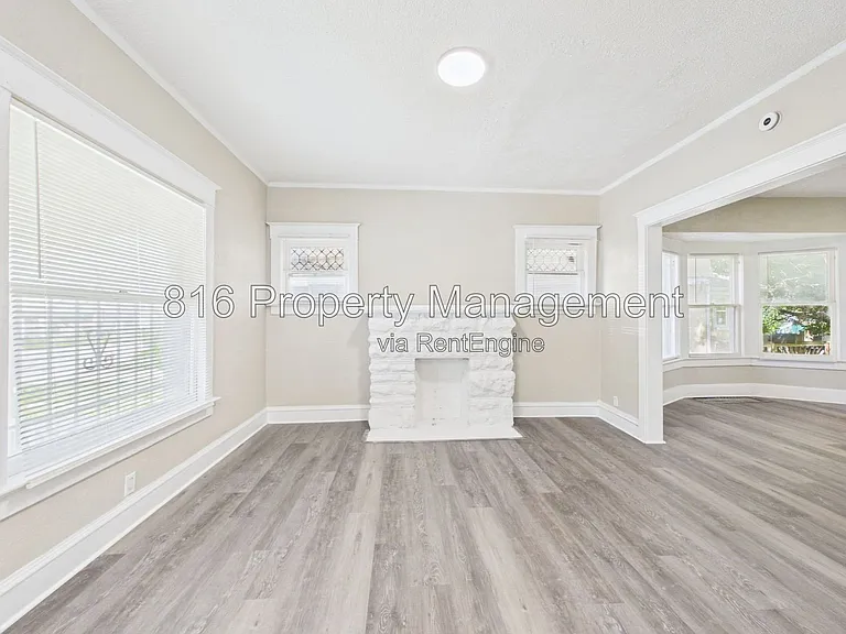 3205 E 31st St — Photo 4