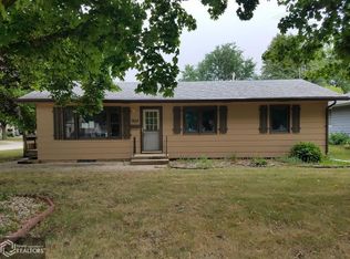903 7th St NE, Belmond, IA 50421
