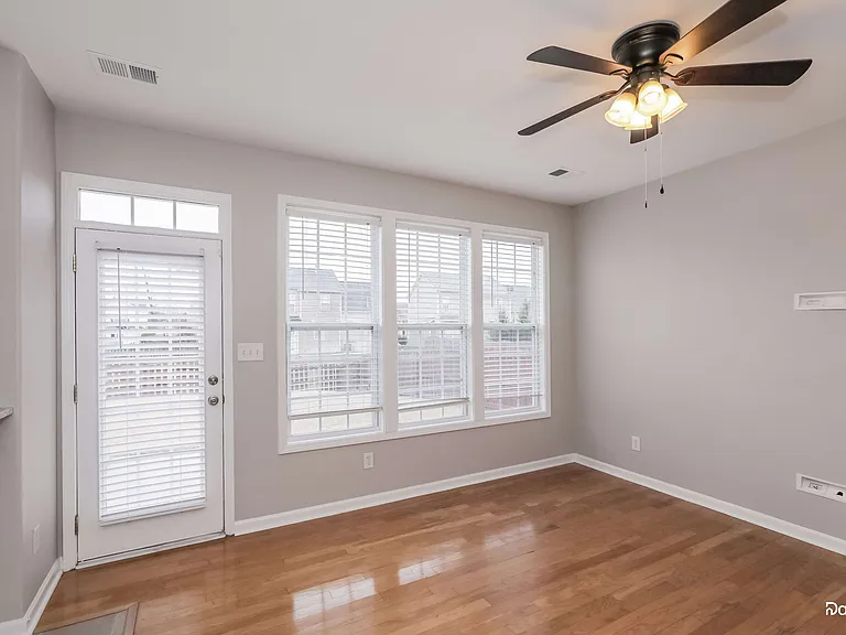 12834 Beddingfield Dr — Photo 6