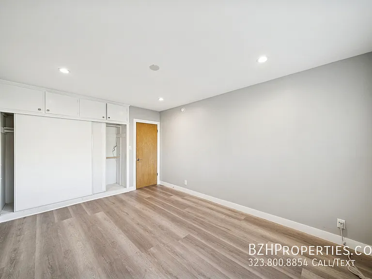 326 S Serrano Ave #4B — Photo 11
