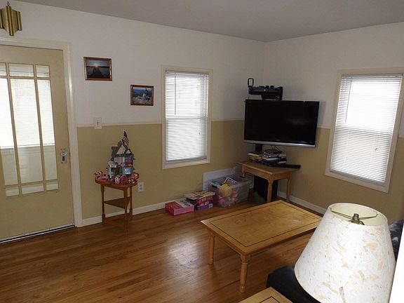 2nd image of 1 Francis St