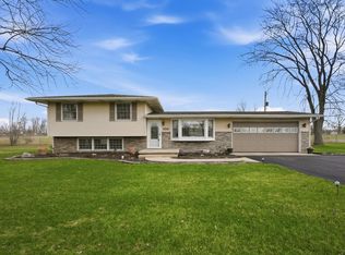 9927 Portage Dr, Roanoke, IN 46783