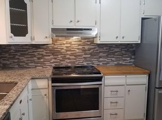 5524 W 97th St, Overland Park, KS 66207
