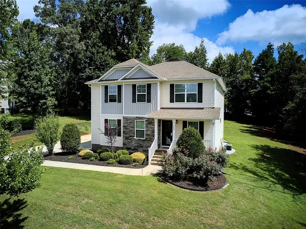 209 Montague Dr, Easley, SC 29640