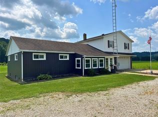 3143 Oldtown Valley Rd SW, New Philadelphia, OH 44663