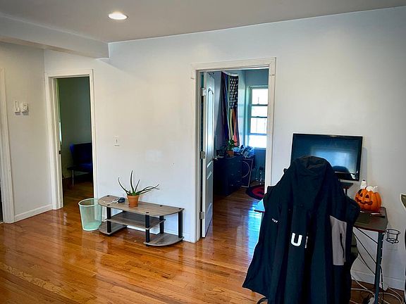 2nd image of 39 1/2 Vinton St APT 2