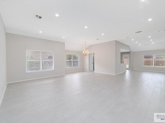 2nd image of 3602 Chablis Dr
