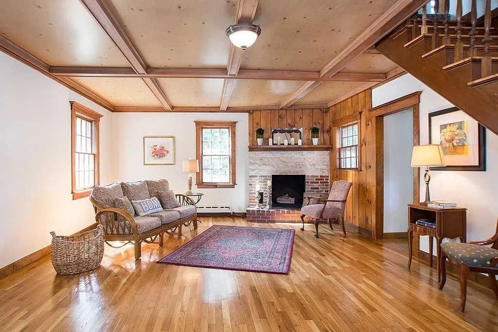 4 bed, 1.5 bath, 1800 sqft, $3,500 — Photo 4
