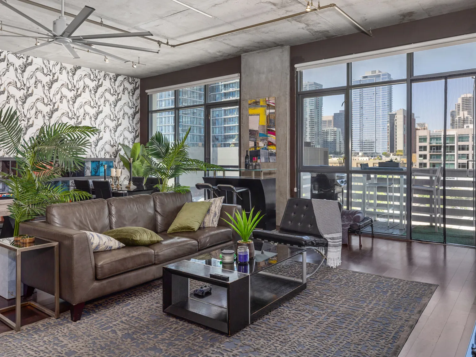 1 bed, 1348 sqft, $4,199 — Photo 3
