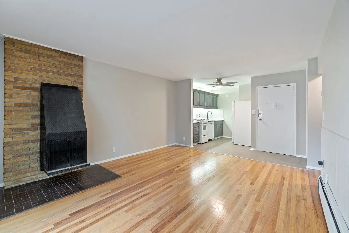 Amber Apartments — Photo 3