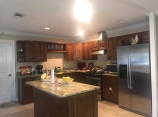 9902 N Connechusett Rd, Tampa, FL 33617