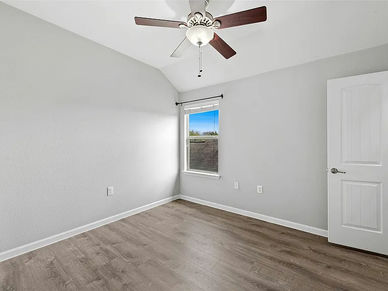 5929 Abby Ann Ln — Photo 16