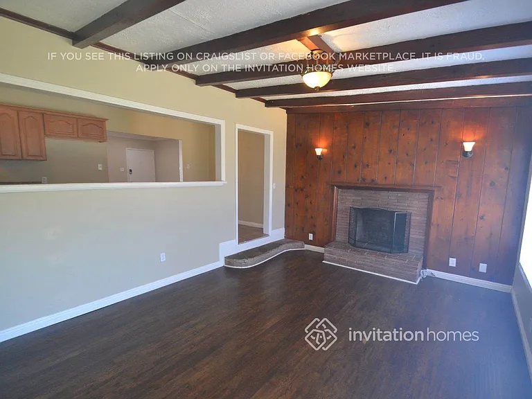 10307 Doty Ave — Photo 3