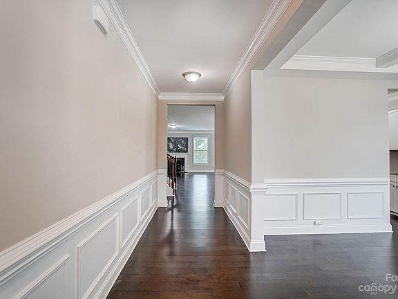 3rd image of 3982 Lake Breeze Dr