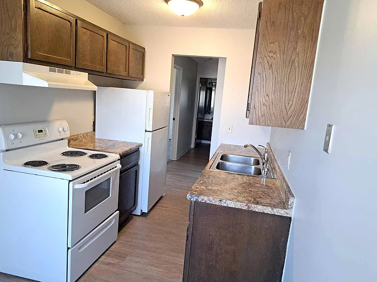 Corinthian Apartments — Photo 16