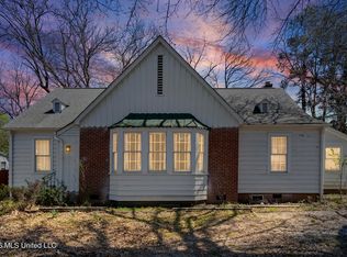 155 N Randolph St, Holly Springs, MS 38635
