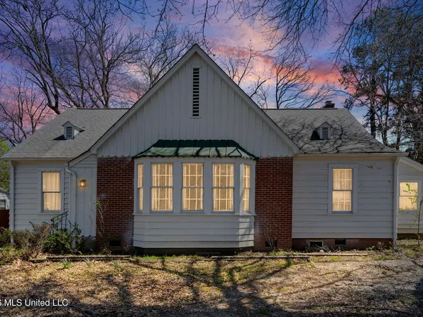 155 N Randolph St, Holly Springs, MS 38635