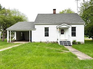 405 W Magnolia St, Marine, IL