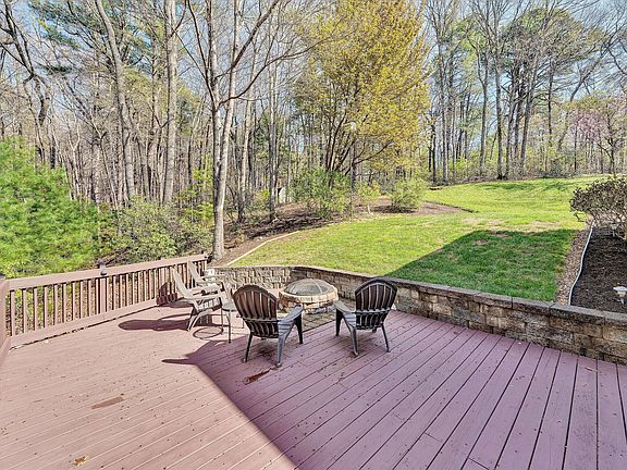4th image of 499 Cahas Ln