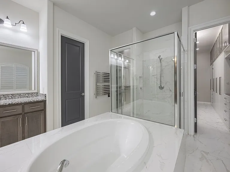 918 Sydney Ln — Photo 14