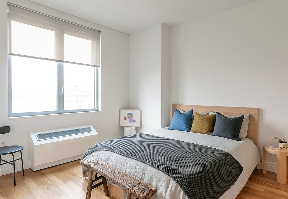 1st image of 550 W 54th St APT 1603