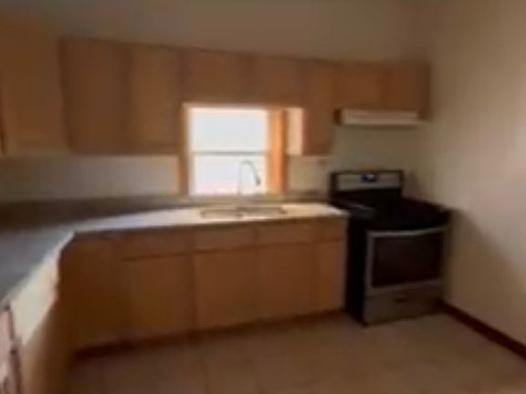 2nd image of 2609 N Sawyer Ave #1