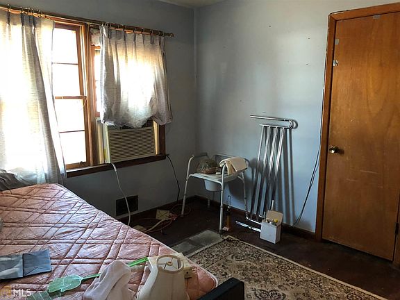 5th image of 3104 Biggern Ave SE