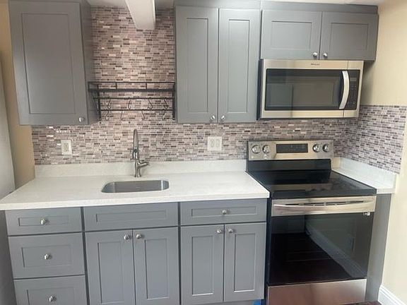4th image of 3309 Kenneth Dr #1