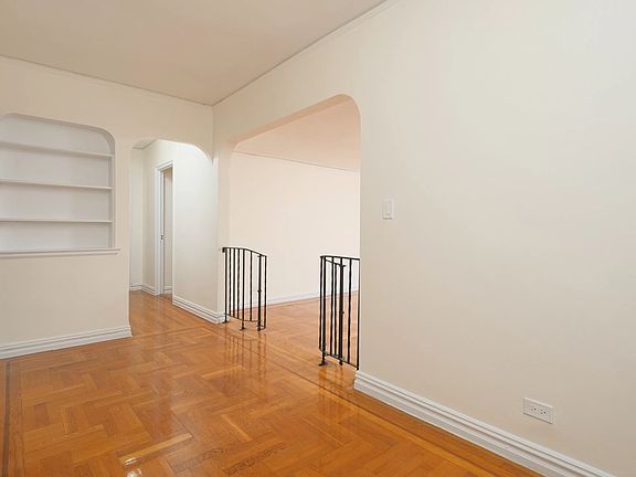 3rd image of 2685 Creston Ave APT 4D