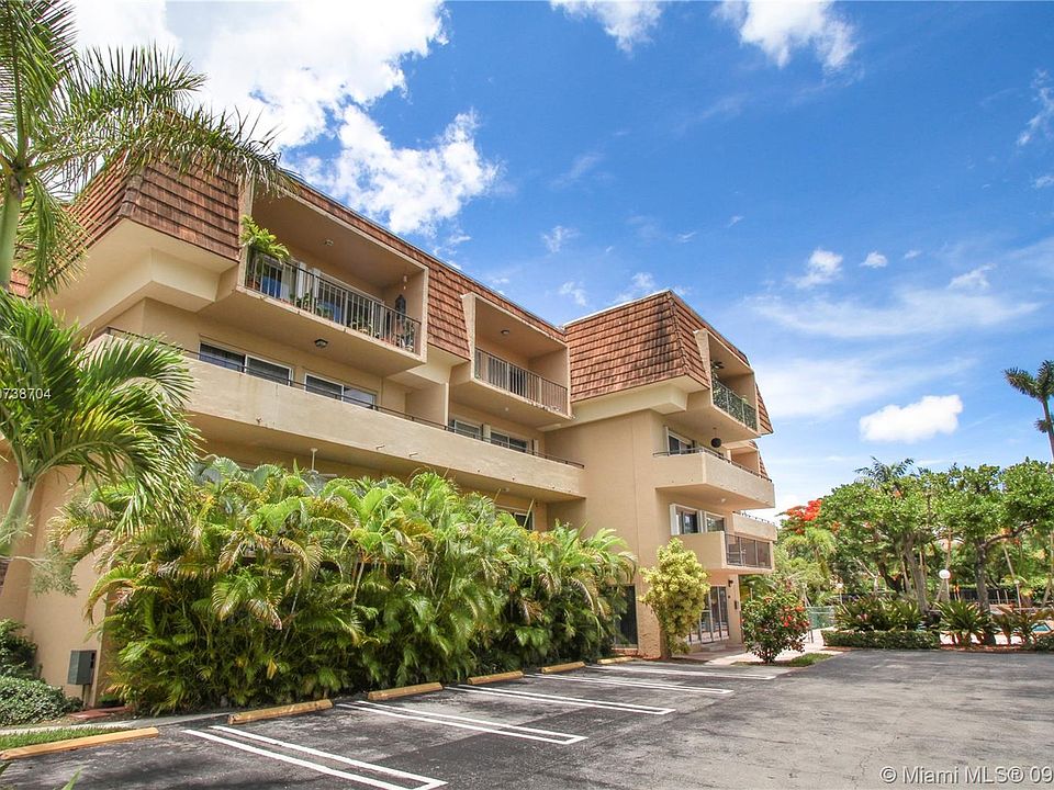 1st image of 7900 Camino Cir APT 210