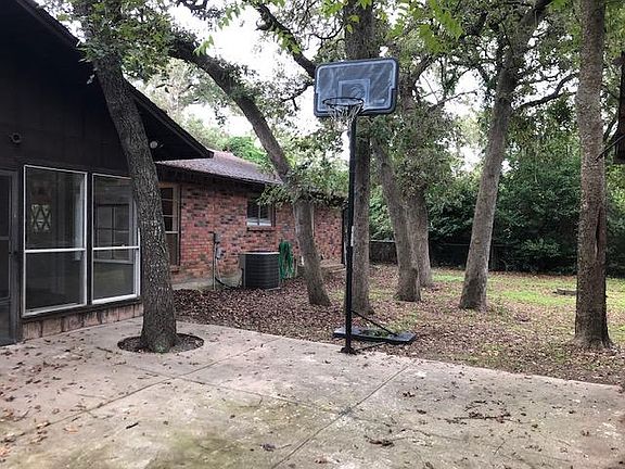 5th image of 36 Fairway Dr
