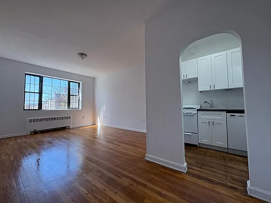 911 Eighth Avenue #4D