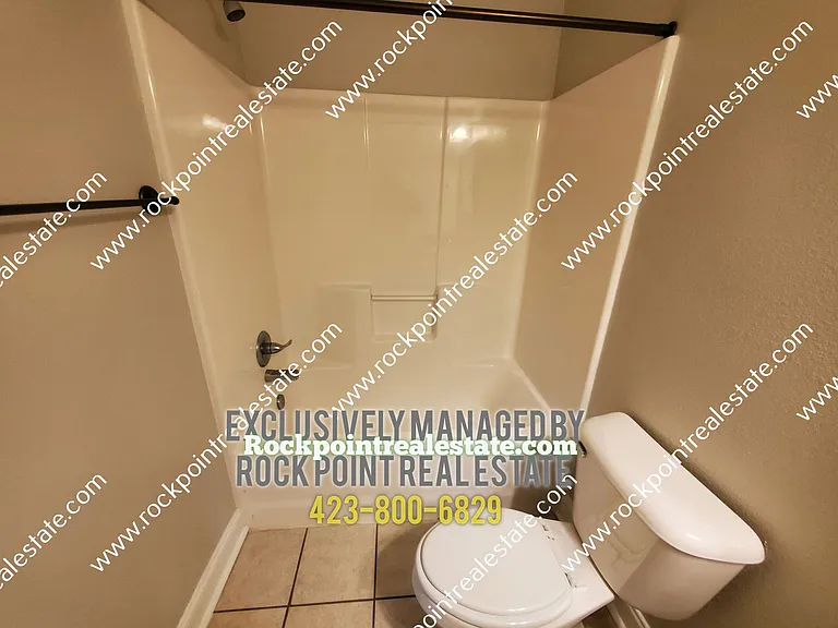 1130 Maple Tree Ln — Photo 11
