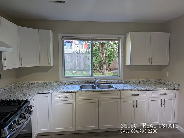 31033 Upper Maclure Rd — Photo 17