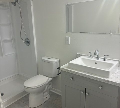 3rd image of 1664 Randall Rd