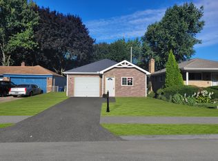 21811 Elmwood, Eastpointe, MI 48021